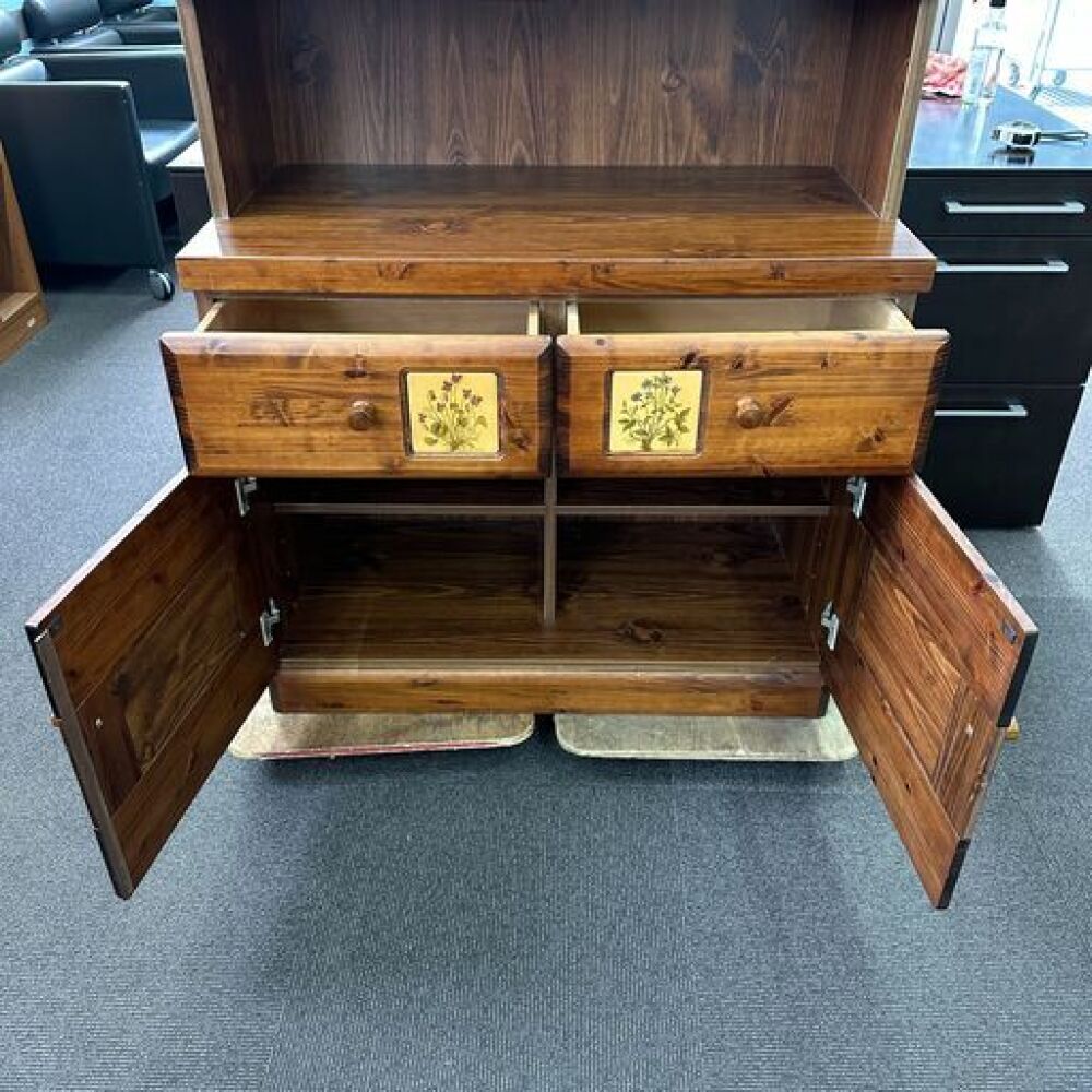 安曇野市 家具買取 | 食器棚 写真3