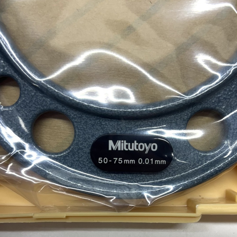 松本市 工具買取 | Mitutoyo 標準外側マイクロメーター 50-75mm 0.01mm OM-75 写真2
