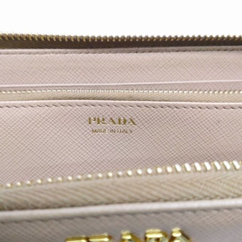 松本市 ブランド買取 | プラダ ラウンドジップ 長財布 写真9