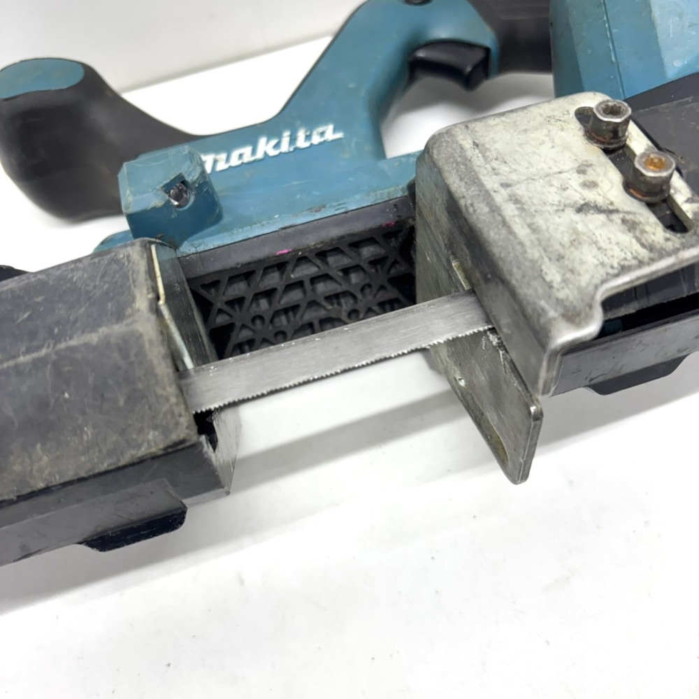 松本市 工具買取 | makita 充電式ポータブルバンドソー PB181D 写真8