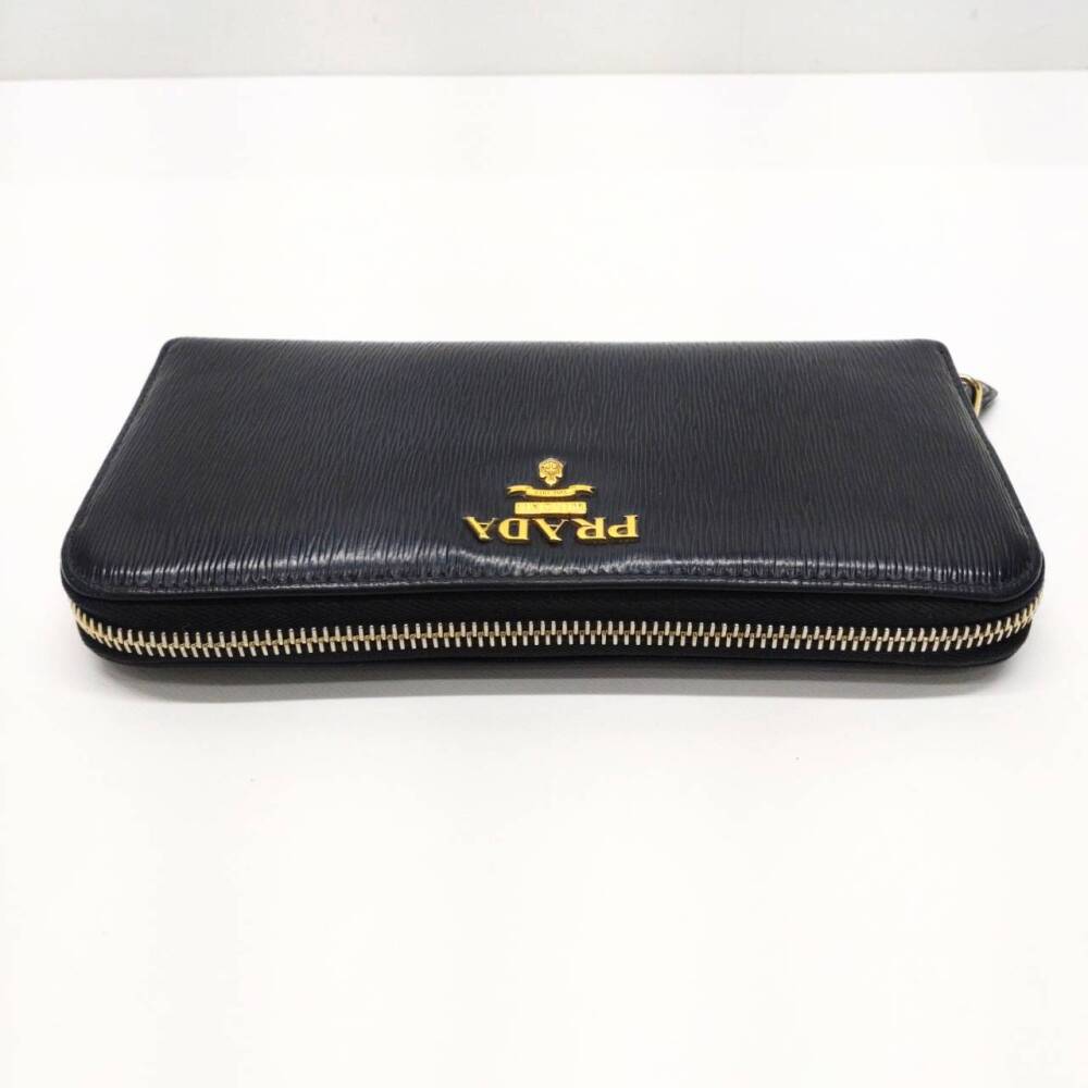 松本市 ブランド買取 | プラダ ラウンドファスナー 長財布 写真4